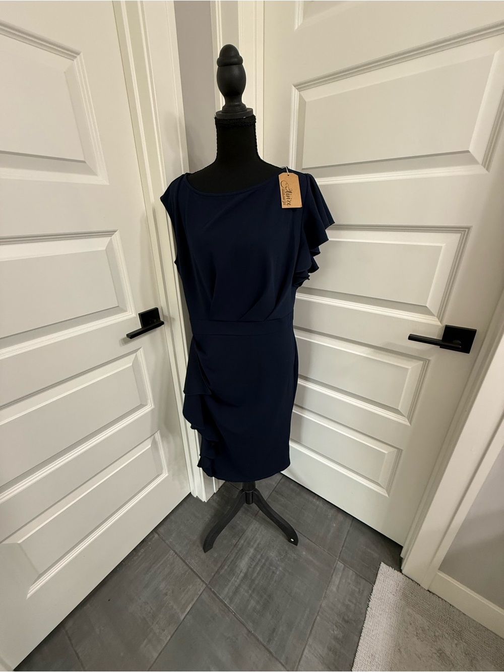 NWT 💙Elegant Navy Ruffle Sleeve Ruffle front Midi Dress